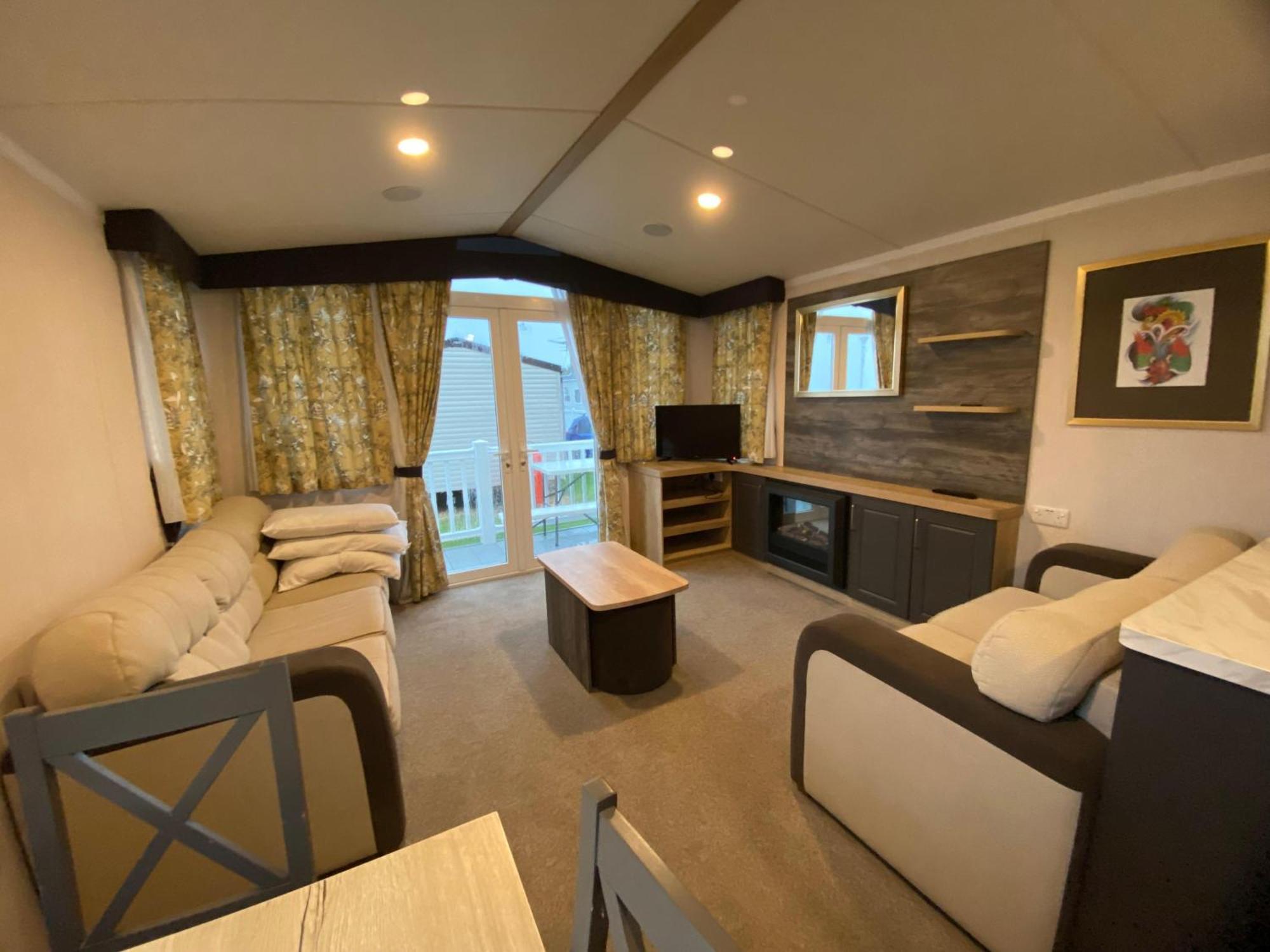 Thameside Sleep 6 * Allhallows