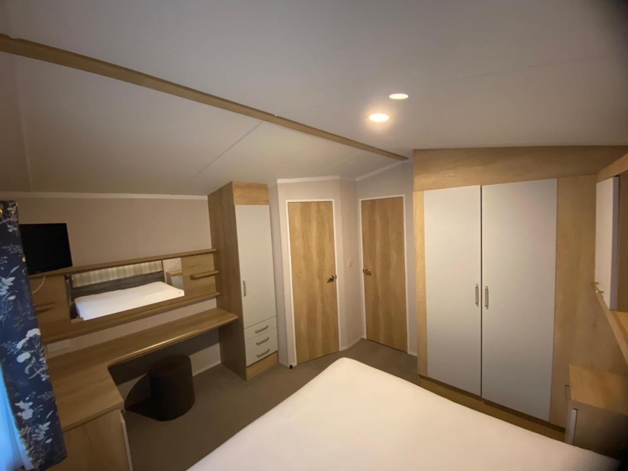 Thameside Sleep 6 *